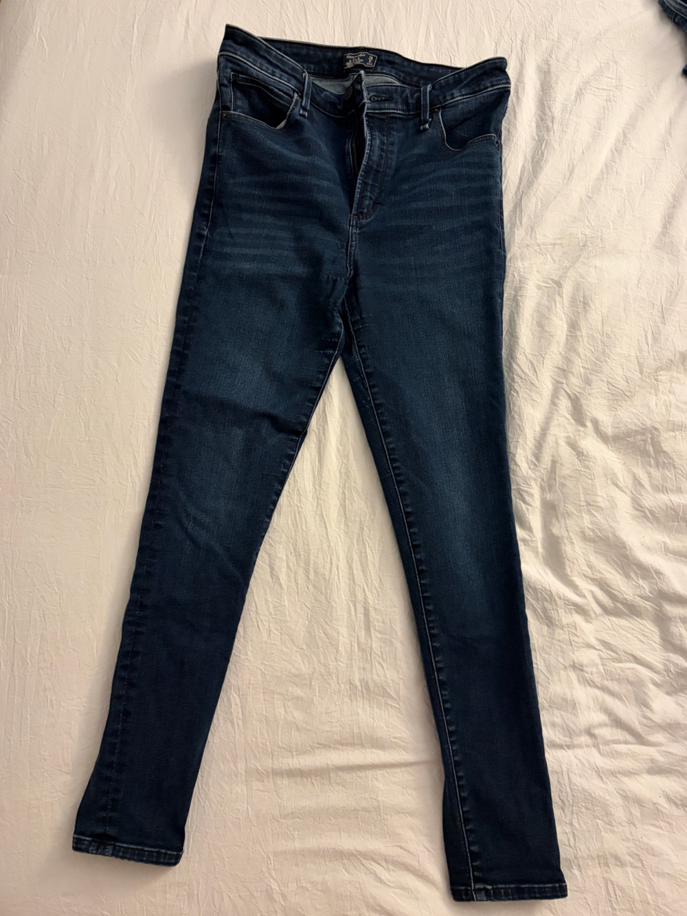 Abercrombie & Fitch Women’s Skinny Jeans — Dark Blue